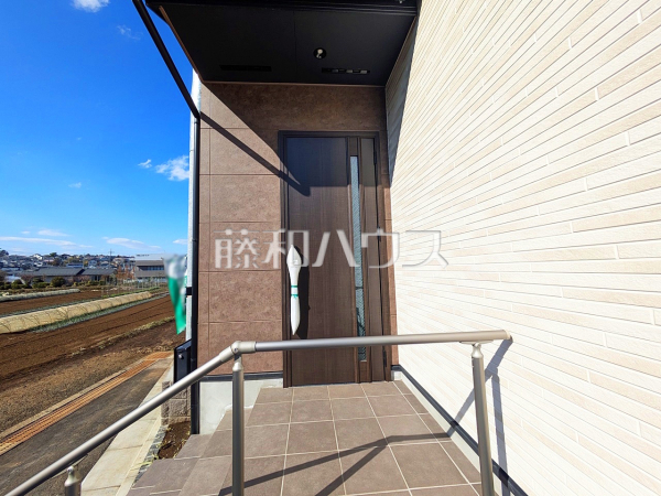1号棟　玄関　【東村山市多摩湖町１丁目】