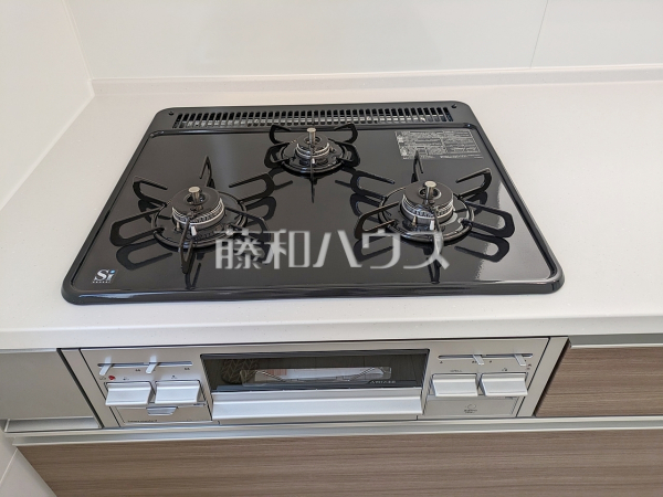 リビング　【福岡市南区屋形原２丁目】