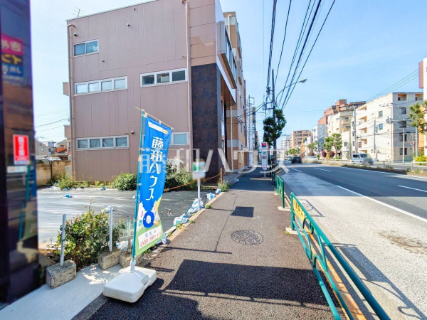 接道状況および現場風景　【杉並区南荻窪１丁目】ぜひ実物をご覧いただきたく思います。喜んでご案内いたしますのでお気軽にお問合せ下さい。