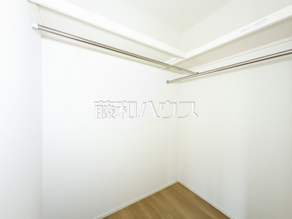 10号棟　ウォークインクローゼット　【武蔵村山市中央３丁目】