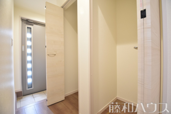 玄関ホール　【名古屋市北区山田西町３丁目】