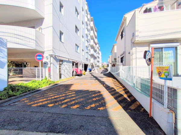 駐車場　【ビューパレー和光】