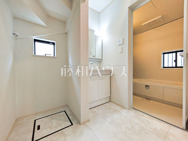 洗面室　【新座市池田４丁目】