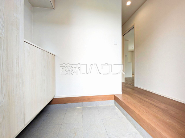 玄関　【新座市池田４丁目】