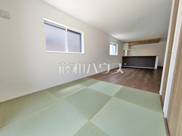 リビング　【春日井市朝宮町１丁目】