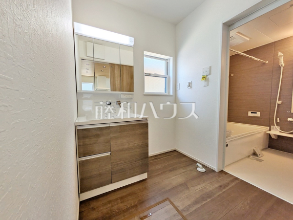 洗面室　【春日井市朝宮町１丁目】