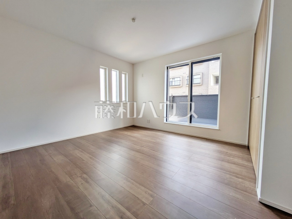 居室　【春日井市朝宮町１丁目】