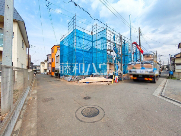 現場風景　【新座市石神５丁目】 周辺環境はもちろん、日当たりや設備仕様など、実際に行ってみないと分からないことも多くございます。営業担当がご案内いたしますので、お気軽にお問い合わせください。 