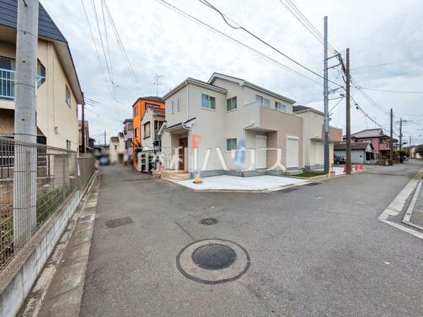 接道状況および現場風景　【新座市石神５丁目】 平日のご案内も可能です。まずはお気軽にお問合せ下さいませ。 