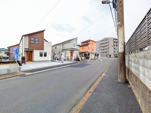 接道状況および現場風景　【東久留米市八幡町２丁目】 平日のご案内も可能です。まずはお気軽にお問合せ下さいませ。 