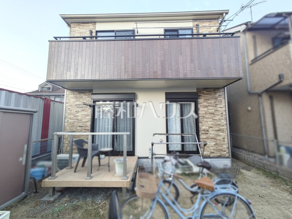 南向きのバルコニーは日差しもたっぷり注ぎ、お洗濯物もよく乾きます。　　【小平市天神町１丁目】外観