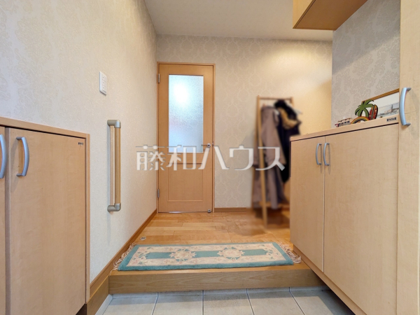 玄関　【小平市天神町１丁目】