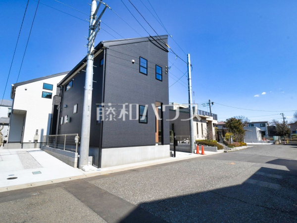 接道状況および現場風景　【東久留米市滝山５丁目】】 見学はしたいけど、なかなか時間が取れない・・・そんな方に出勤前や仕事終わりにマイホームを見学できるサポートをいたします。 