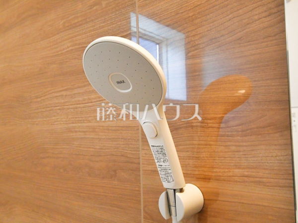 3号棟　浴室　 落ち着いた色合いで疲れたからだを癒す、贅沢なくつろぎ空間です。 【東久留米市滝山５丁目】
