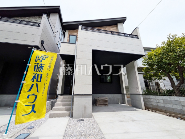 ≪2号棟　外観≫陰影のある外観フォルムに、良質な自然の温もりを演出。ナチュラルで質の豊かな印象をもたらします。　　【府中市本町２丁目】
