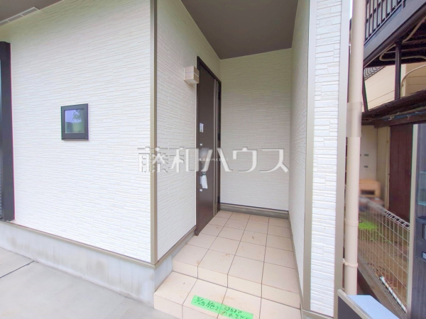 玄関へのアプローチ　【志木市中宗岡５丁目】