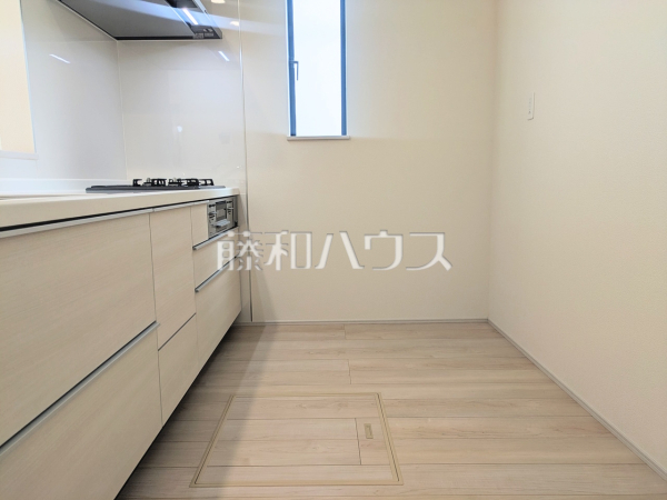 キッチン　【志木市中宗岡５丁目】
使いやすくスタイリッシュなシステムキッチンには、毎日お使いになる方の視点が存分に活かされています。　