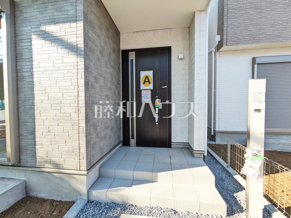 A号棟　玄関　【清瀬市中里１丁目】
