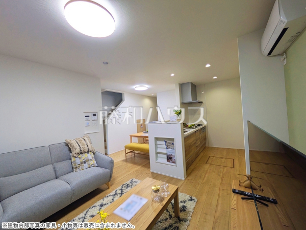 2号棟　リビング　【三鷹市大沢１丁目】