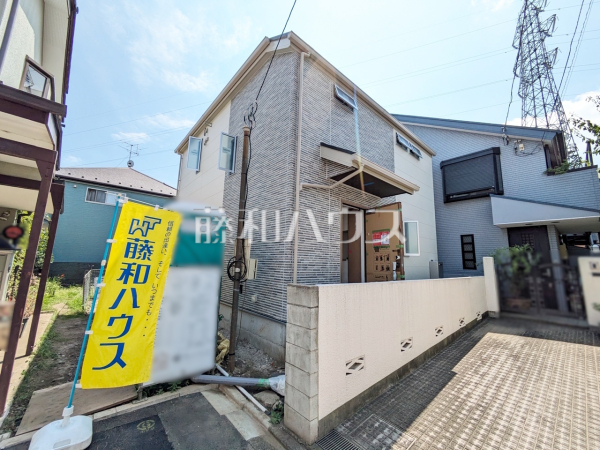 ≪現地外観≫全居室角部屋仕様で2面採光を実現！お天気の良い日には窓を開けて換気もできるので気持ち良いですね。　【狛江市西野川２丁目】　