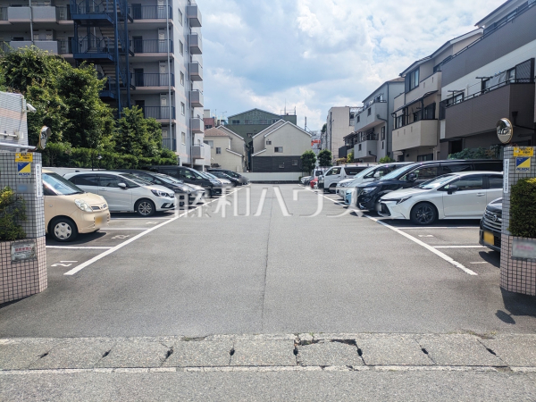 駐車場　【グランフィル和光】平日のご案内も可能です。まずはお気軽にお問合せ下さいませ。