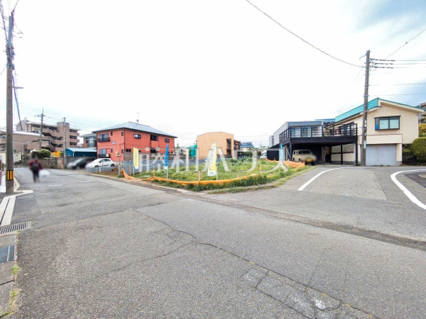 接道状況および現場風景　【日野市東豊田４丁目】 平日のご案内も可能です。まずはお気軽にお問合せ下さいませ。 