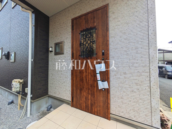 玄関　【小平市小川町１丁目】