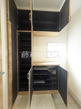 玄関収納　【小平市小川町１丁目】