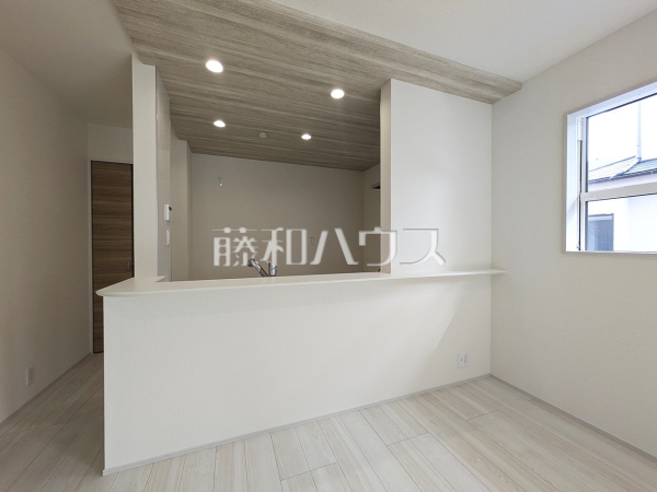 キッチン　【小平市小川町１丁目】