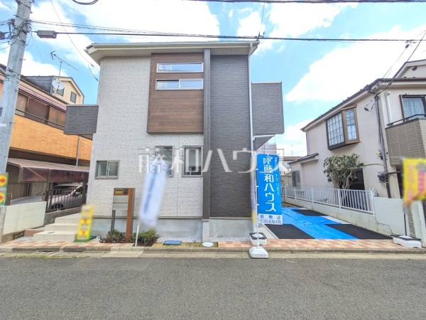 繰り返す地震に強い耐震＋制震住宅を採用！
建物は完成しており室内ご見学頂けます。お気軽にお問い合わせください。　【小平市小川町１丁目】外観