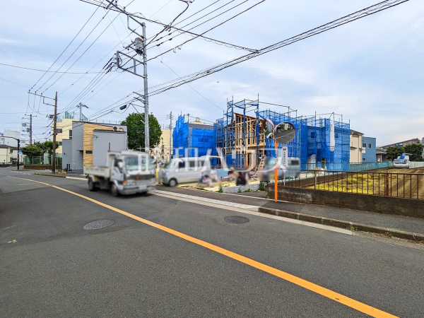接道状況および現場風景　【東大和市立野３丁目】「玉川上水」駅徒歩21分と少し距離はございますが、毎日の通勤通学で駅まで歩けば、運動不足も解消されて一石二鳥です！