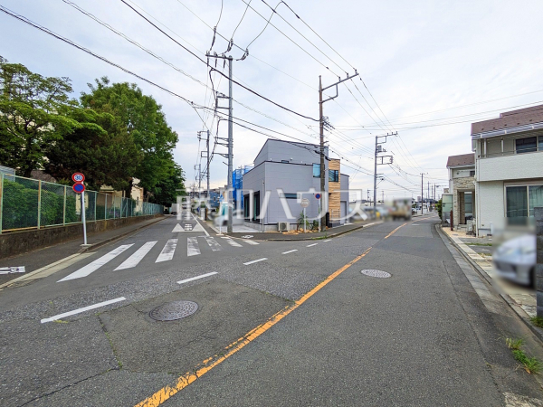 接道状況および現場風景　【東大和市立野３丁目】物件の事、諸費用の事など、小さな疑問も担当までお気軽にご連絡・ご相談下さい。 