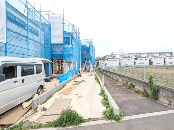 8号棟　旗竿地は、小さなお子様が急に道路に飛び出てしまうことを防ぎます。安心してお庭で遊ぶことができますね。　　【東大和市立野３丁目】
