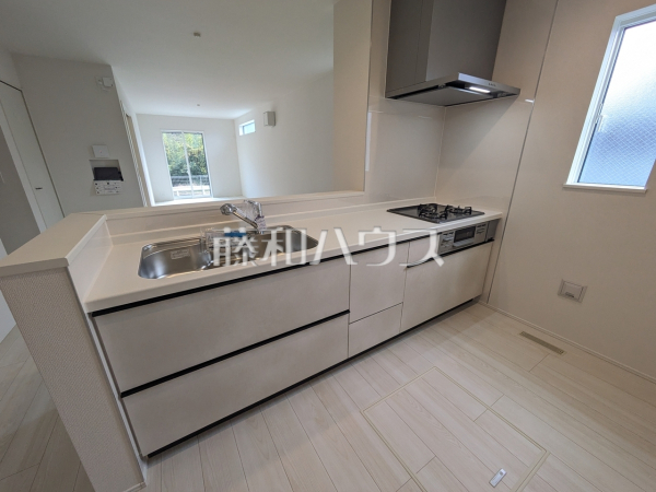 1号棟　キッチン　【春日井市高蔵寺町６丁目】