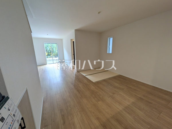 2号棟　リビング　【春日井市高蔵寺町６丁目】