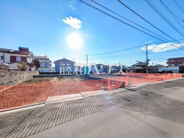 現場風景　【武蔵村山市岸１丁目】 周辺環境はもちろん、日当たりや設備仕様など、実際に行ってみないと分からないことも多くございます。営業担当がご案内いたしますので、お気軽にお問い合わせください。 