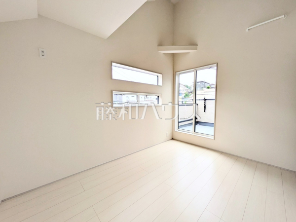 1号棟　居室　【八王子市散田町４丁目】
部屋の雰囲気や広さ・眺望・間取りの使い勝手など、是非一度、ご自身の目で確かめてみてください。　