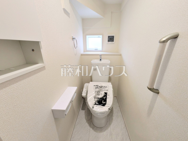 2号棟　トイレ　【八王子市散田町４丁目】
きれいでさわやか、ウォシュレット付きトイレ　