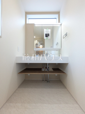 3号棟　洗面室　【八王子市散田町４丁目】オシャレな洗面化粧台