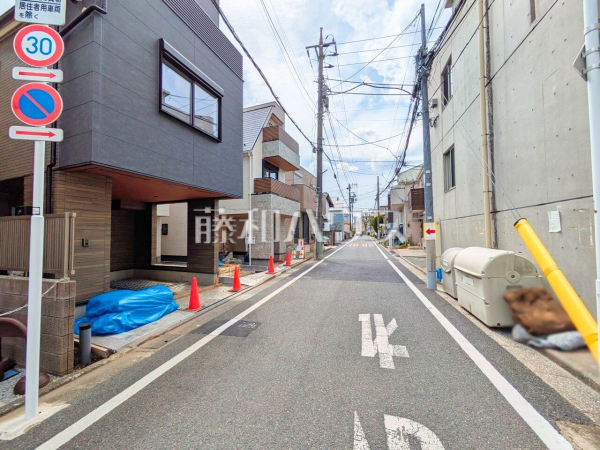 接道状況および現場風景　【杉並区本天沼１丁目】 平日のご案内も可能です。まずはお気軽にお問合せ下さいませ。 