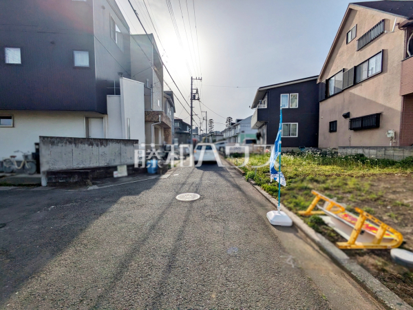 接道状況および現場風景　【志木市本町３丁目】実際の現場をご覧になってみませんか？　生活至便な周辺環境も合わせご案内させていただきます！
