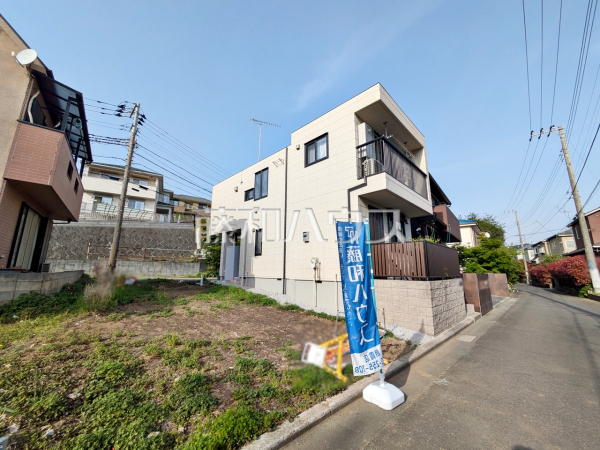 接道状況および現場風景　【志木市本町３丁目】お探しの物件に出会うためには、早めのご確認をオススメします。未完成の今のうちにぜひお問合せをお待ちしております。
