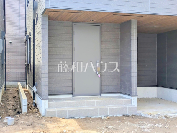 A号棟　玄関　【練馬区豊玉南２丁目】