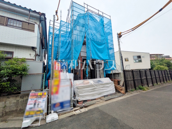 ≪現地外観≫ 国土交通省が定めた「住宅性能表示基準」において、もっとも高い等級である「耐震等級3」を取得しています。 　【調布市菊野台３丁目】