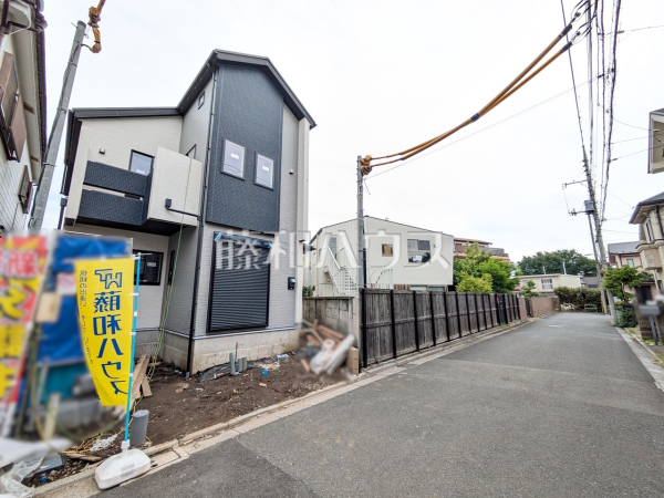≪接道状況≫調布市立調和小学校まで徒歩4分（約330m）通学を見守るご家族も安心な立地。　【調布市菊野台３丁目】