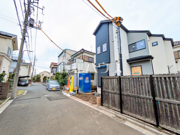 ≪接道状況≫周辺は落ち着いた雰囲気の住宅地です。小さなお子様がいるご家庭も安心です。 　【調布市菊野台３丁目】