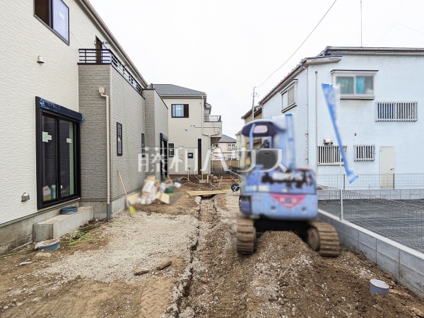 2号棟　 戸建住宅が立ち並ぶ住宅地。静かな時間の流れ。ゆっくりと傾きを変えていく陽の光が清楚な家々を色鮮やかに演出してくれます。 　【立川市一番町２丁目】