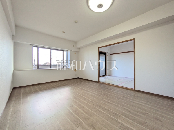 リビング　【ザ・ステイツ志木パークステージ】