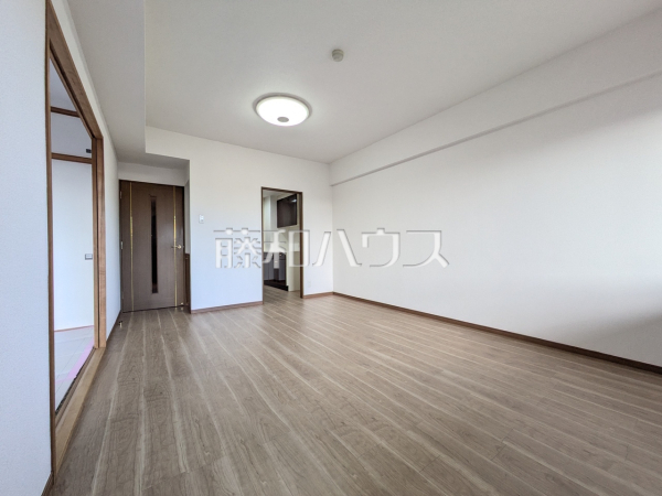 リビング　【ザ・ステイツ志木パークステージ】