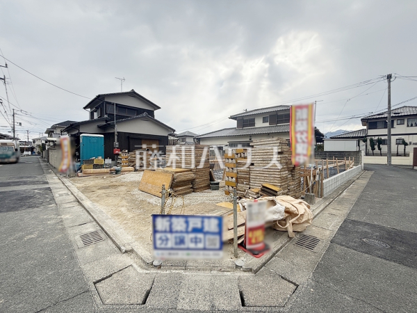 ここに住む方を想像して、着々と建築しております！　